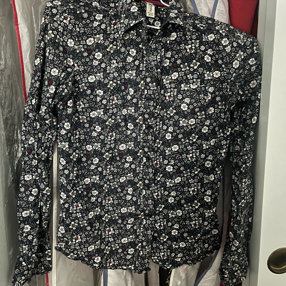 Women’s Floral Button Down Shirt Size XS